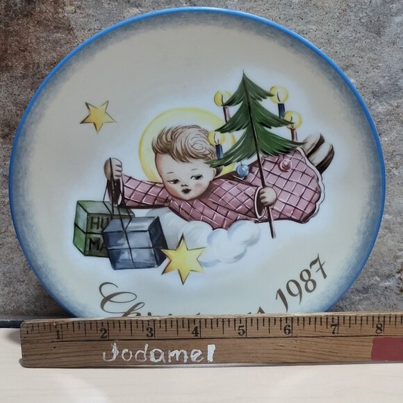 Schmid Hummel Christmas 1987 Angelic Gifts Decorative Wall Hanging Plate - Picture 8 of 11